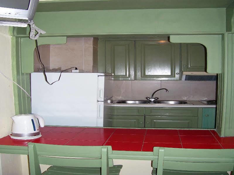 Bristol Apartments コス・タウン エクステリア 写真